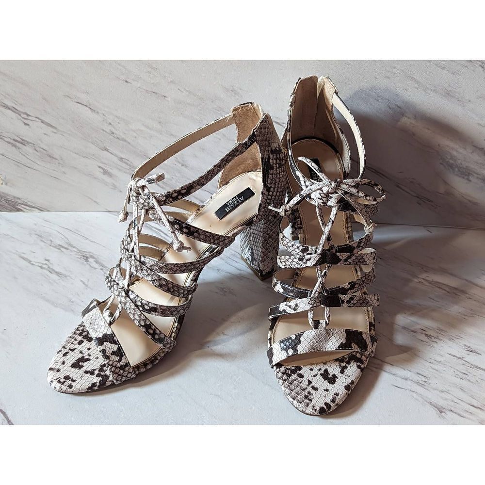 Alfani Prima Women's White & Black Snake Skin Strappy Chunky Heels Size 9 NWT